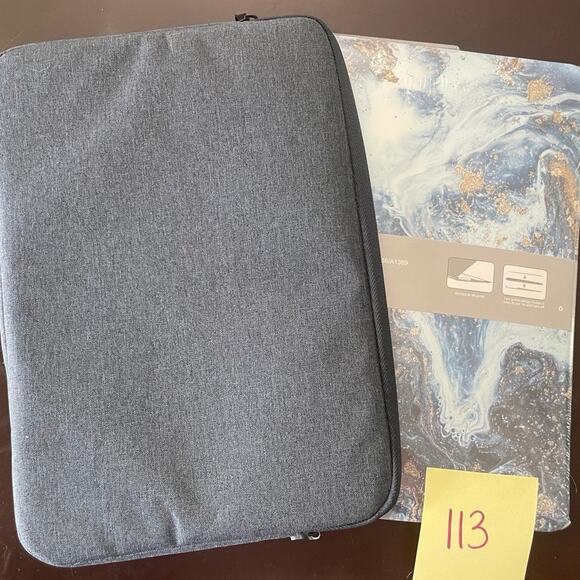 MacBook Air 13” shell and navy soft case - Picture 5 of 5